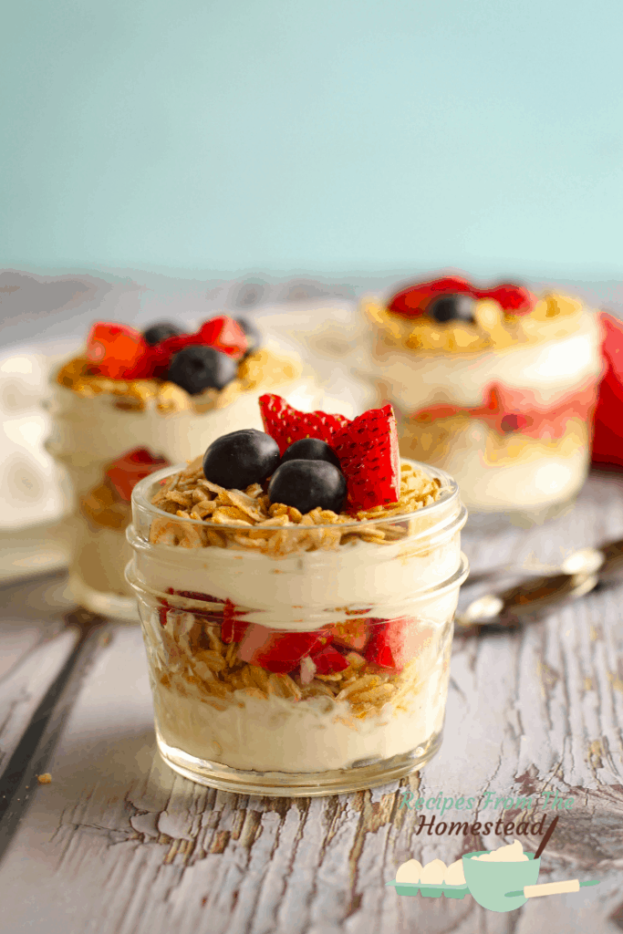 granola parfaits